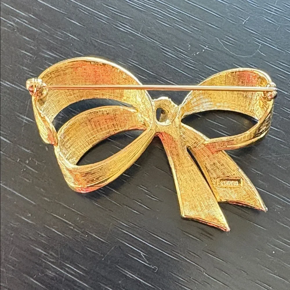 Elegant Vintage Avon Bow Brooch